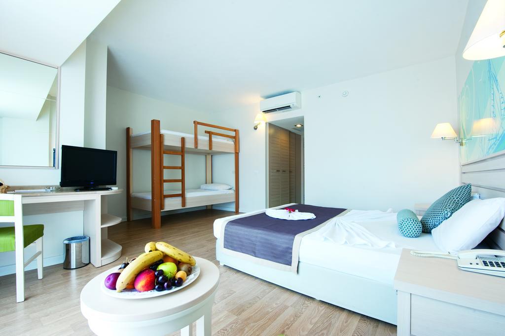 Thalia Beach Resort Hotel Ilica  Екстериор снимка